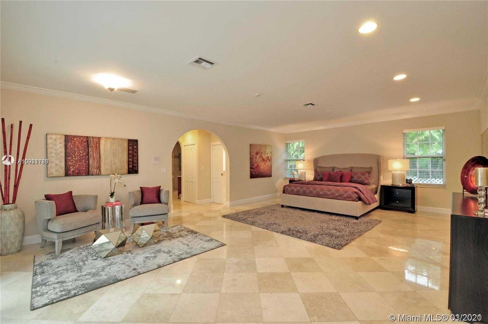 Small Image of 1123 OBISPO AVE, Coral Gables Number 14