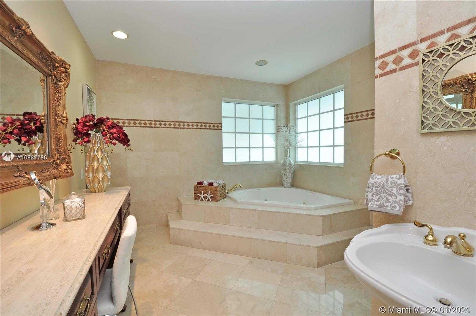Small Image of 1123 OBISPO AVE, Coral Gables Number 17