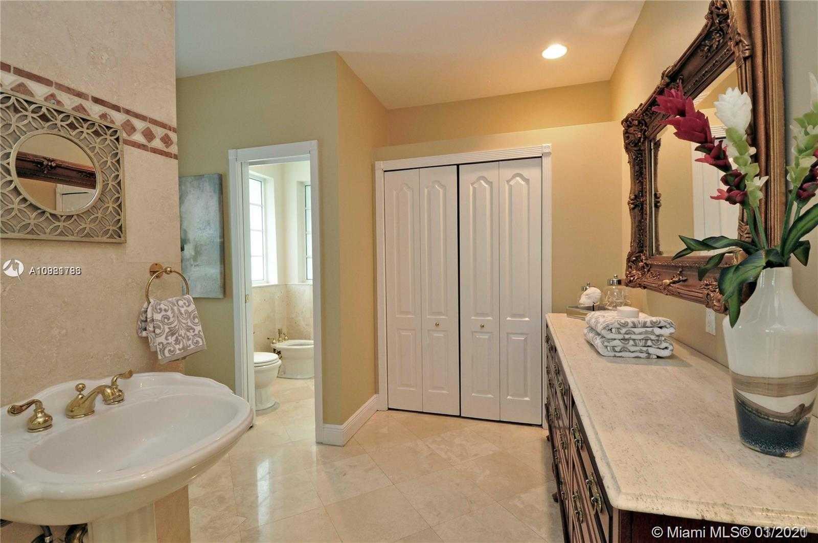 Small Image of 1123 OBISPO AVE, Coral Gables Number 18