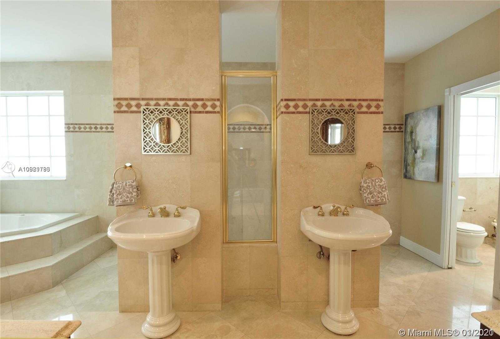 Small Image of 1123 OBISPO AVE, Coral Gables Number 23