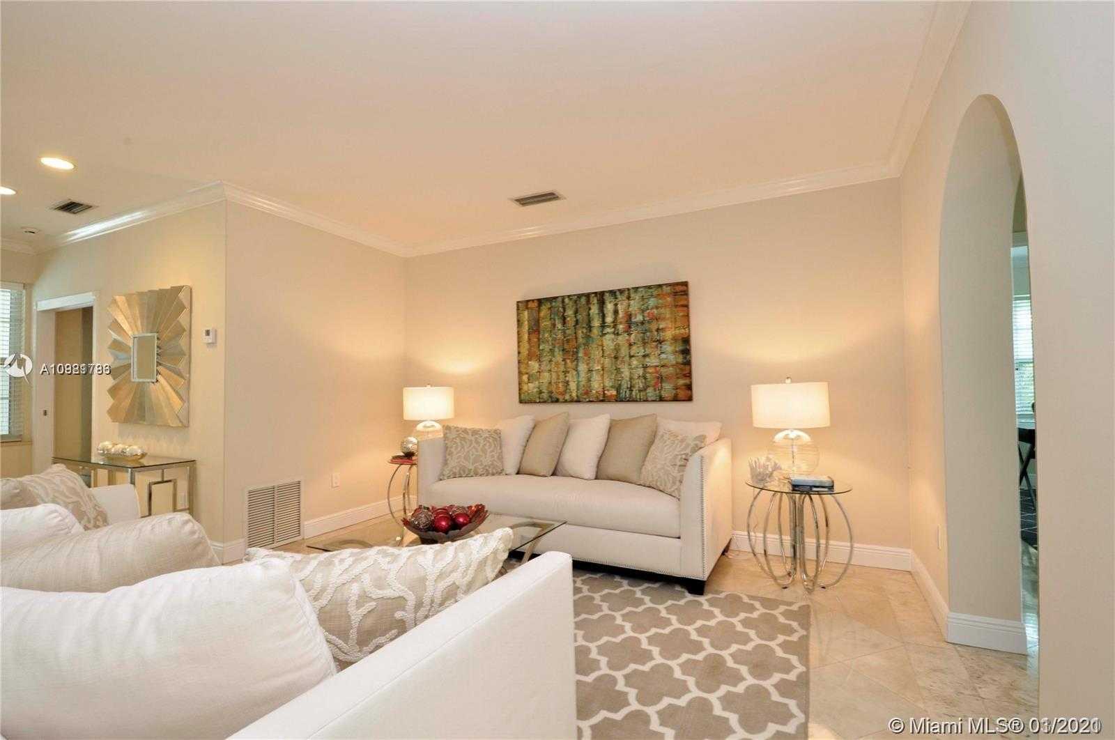 Small Image of 1123 OBISPO AVE, Coral Gables Number 4