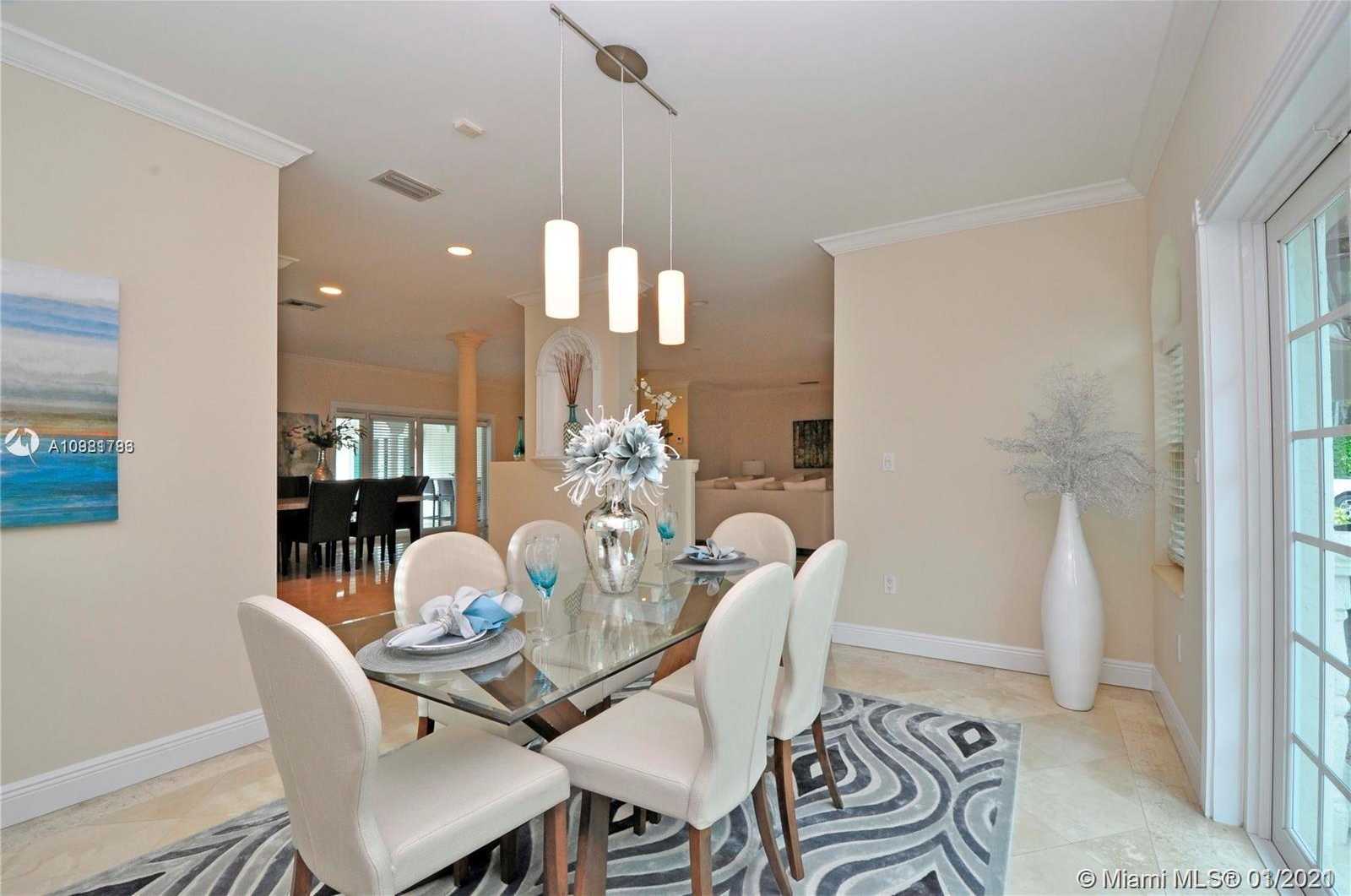 Small Image of 1123 OBISPO AVE, Coral Gables Number 5