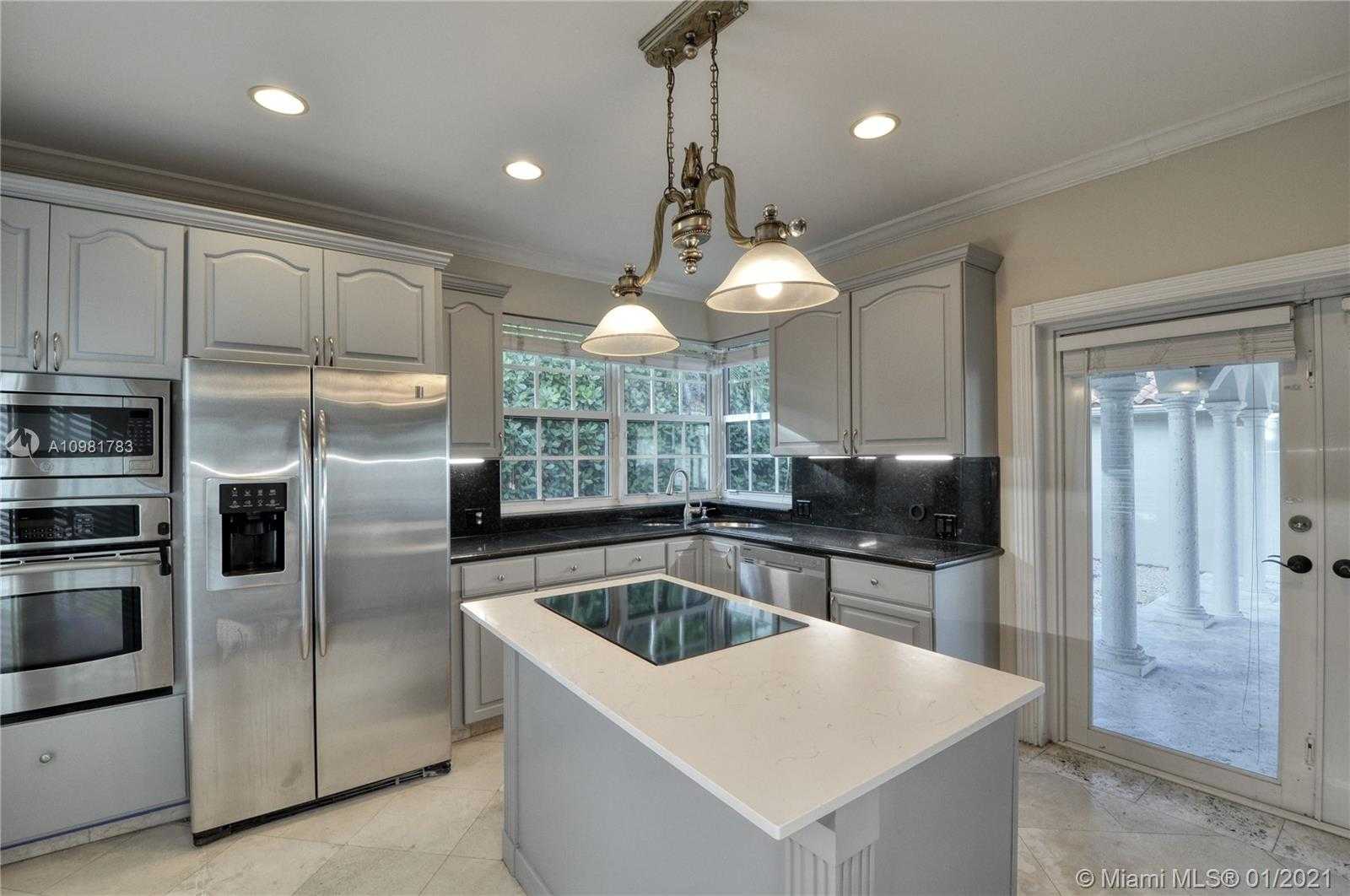 Small Image of 1123 OBISPO AVE, Coral Gables Number 9