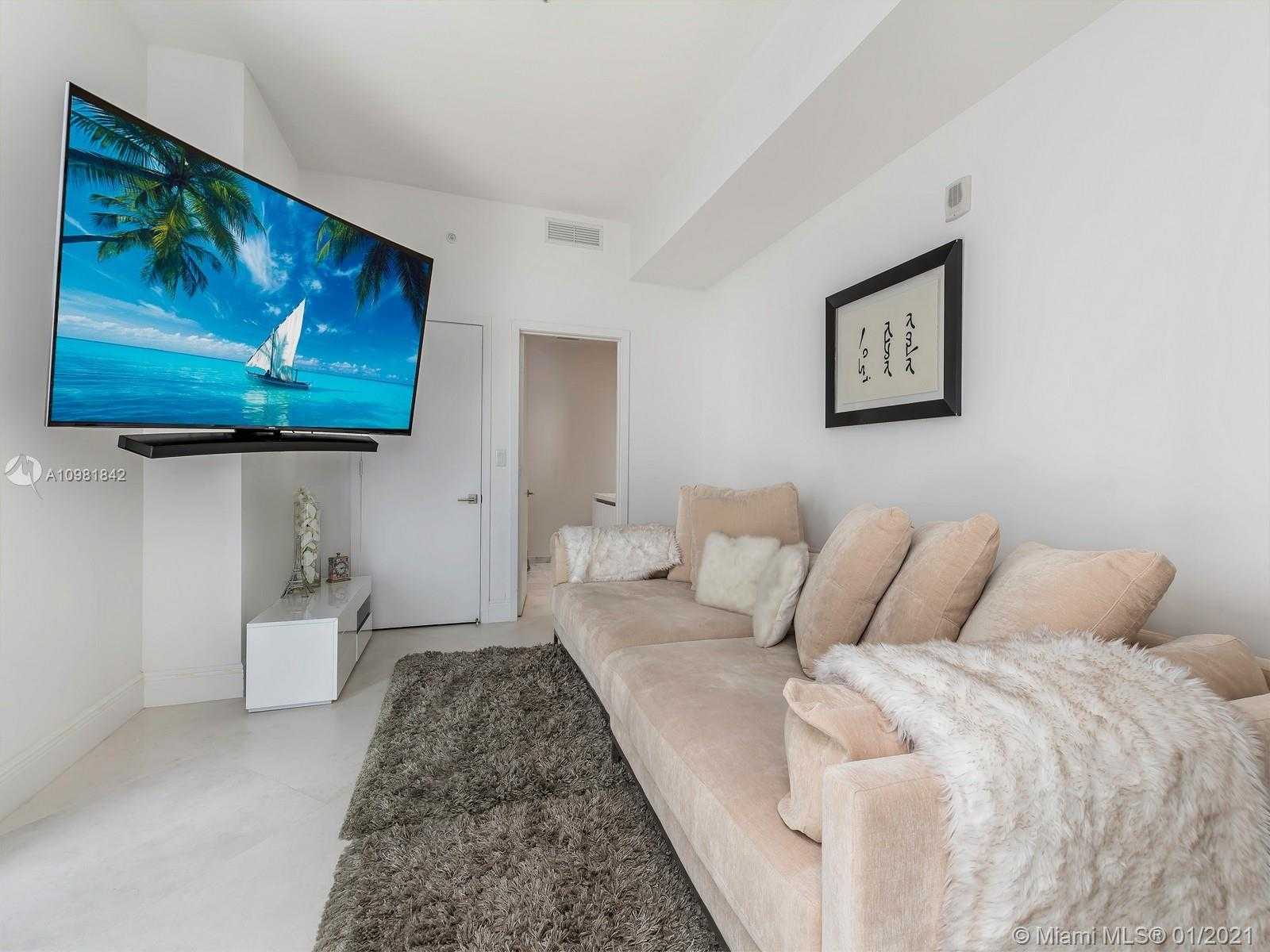 Small Image of 801 SOUTH POINTE DR #501, Miami Beach Number 13