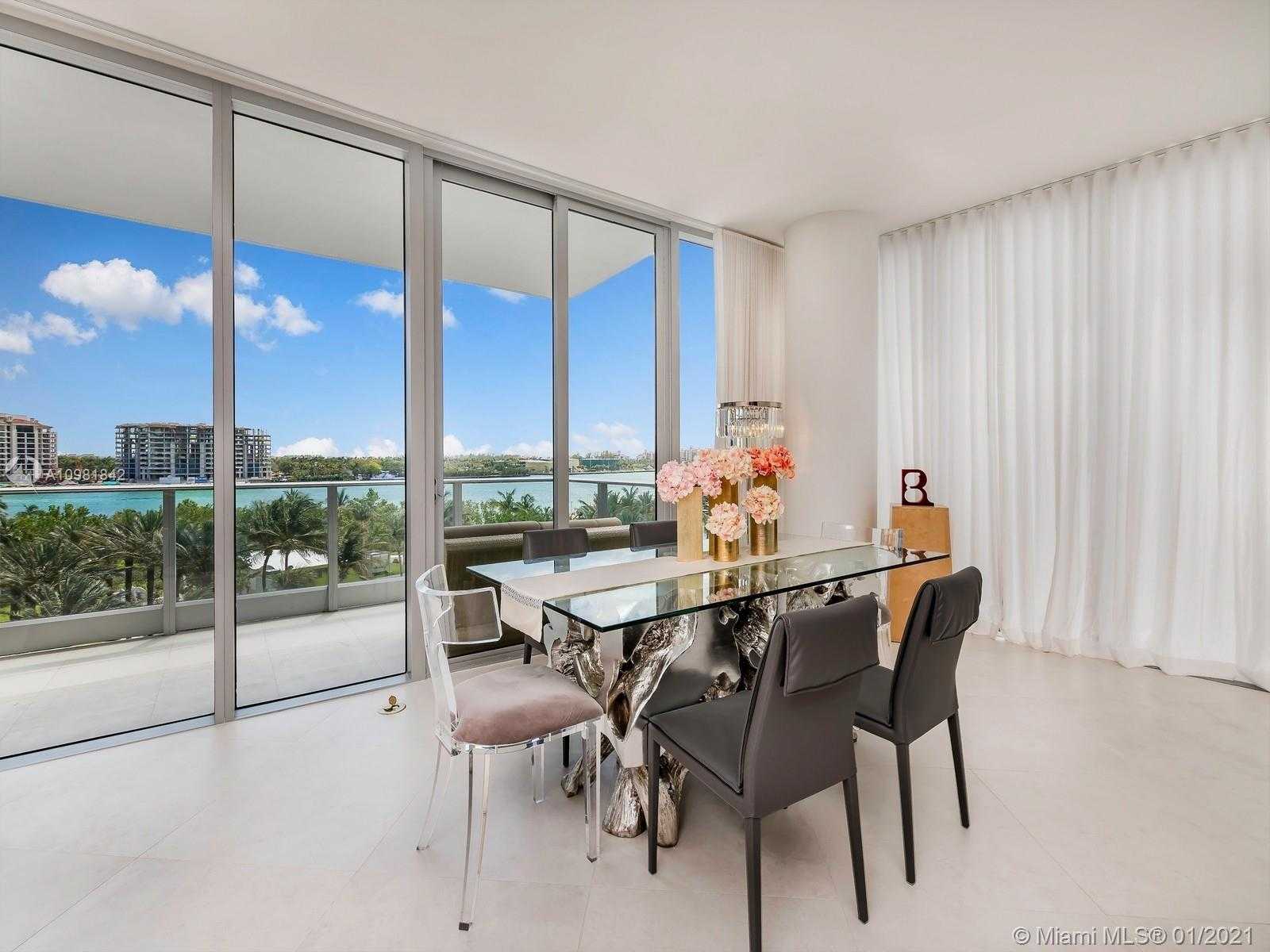 Small Image of 801 SOUTH POINTE DR #501, Miami Beach Number 4