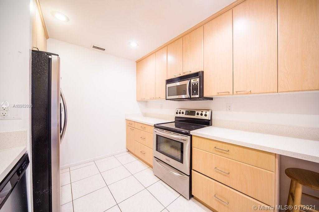 Small Image of 151 CRANDON BL #425, Key Biscayne Number 12