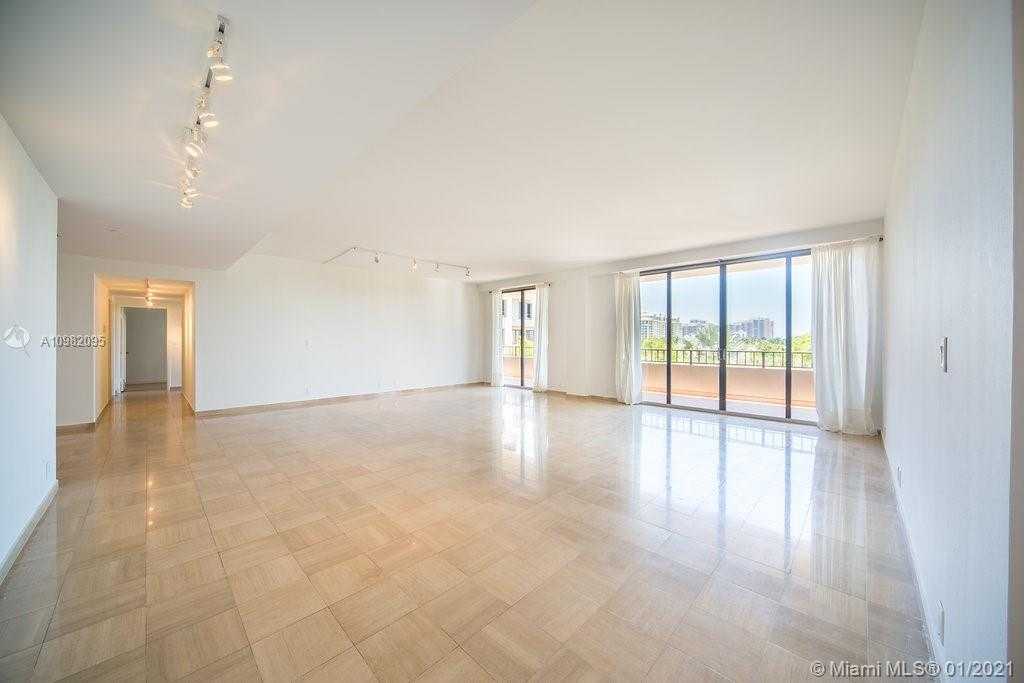 Small Image of 151 CRANDON BL #425, Key Biscayne Number 2
