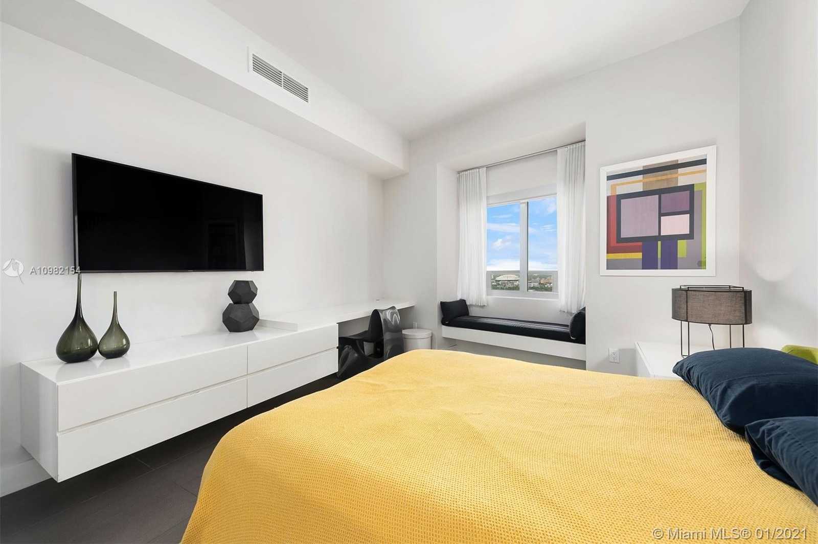Small Image of 1100 BISCAYNE BLVD #4004, Miami Number 19