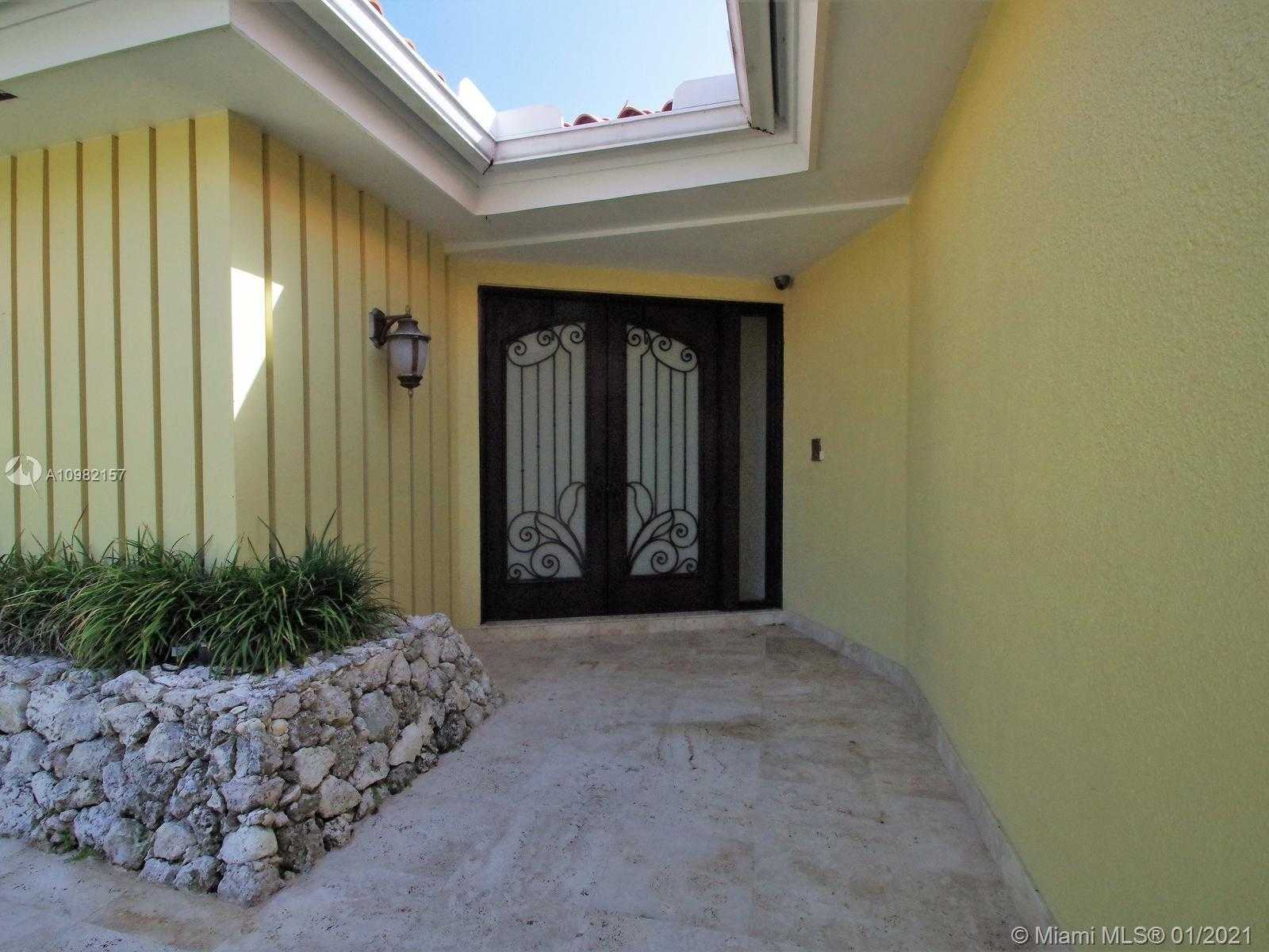 Small Image of 7155 EAST LAGO DR #-, Coral Gables Number 14