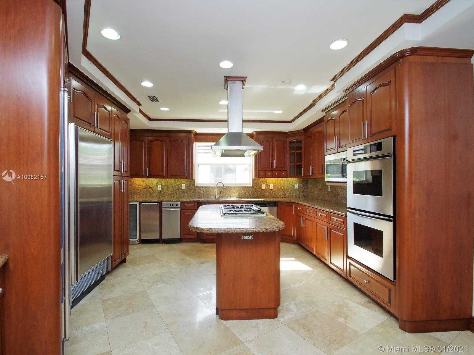 Small Image of 7155 EAST LAGO DR #-, Coral Gables Number 15