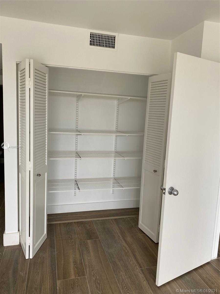 Small Image of 177 OCEAN LANE DR #502, Key Biscayne Number 12