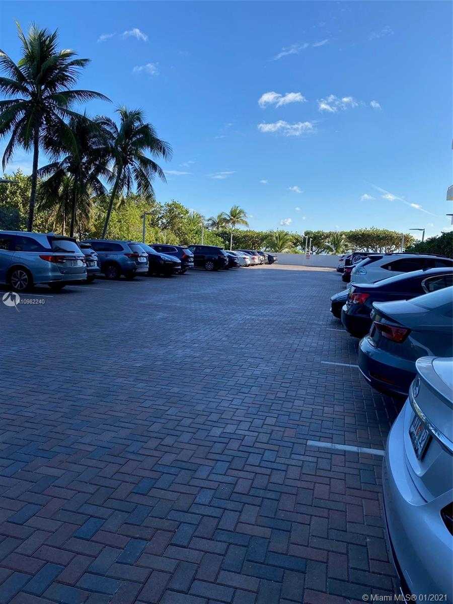 Small Image of 177 OCEAN LANE DR #502, Key Biscayne Number 18