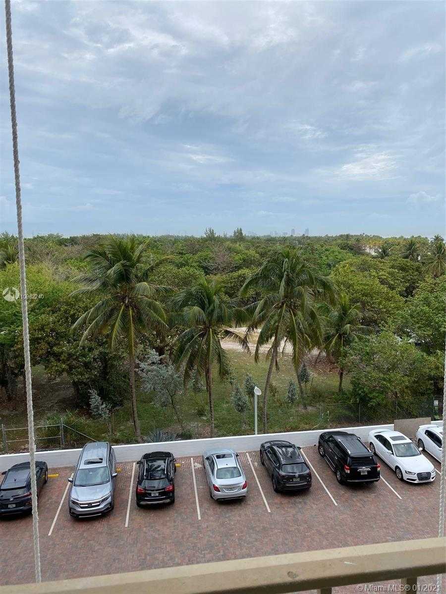 Small Image of 177 OCEAN LANE DR #502, Key Biscayne Number 2