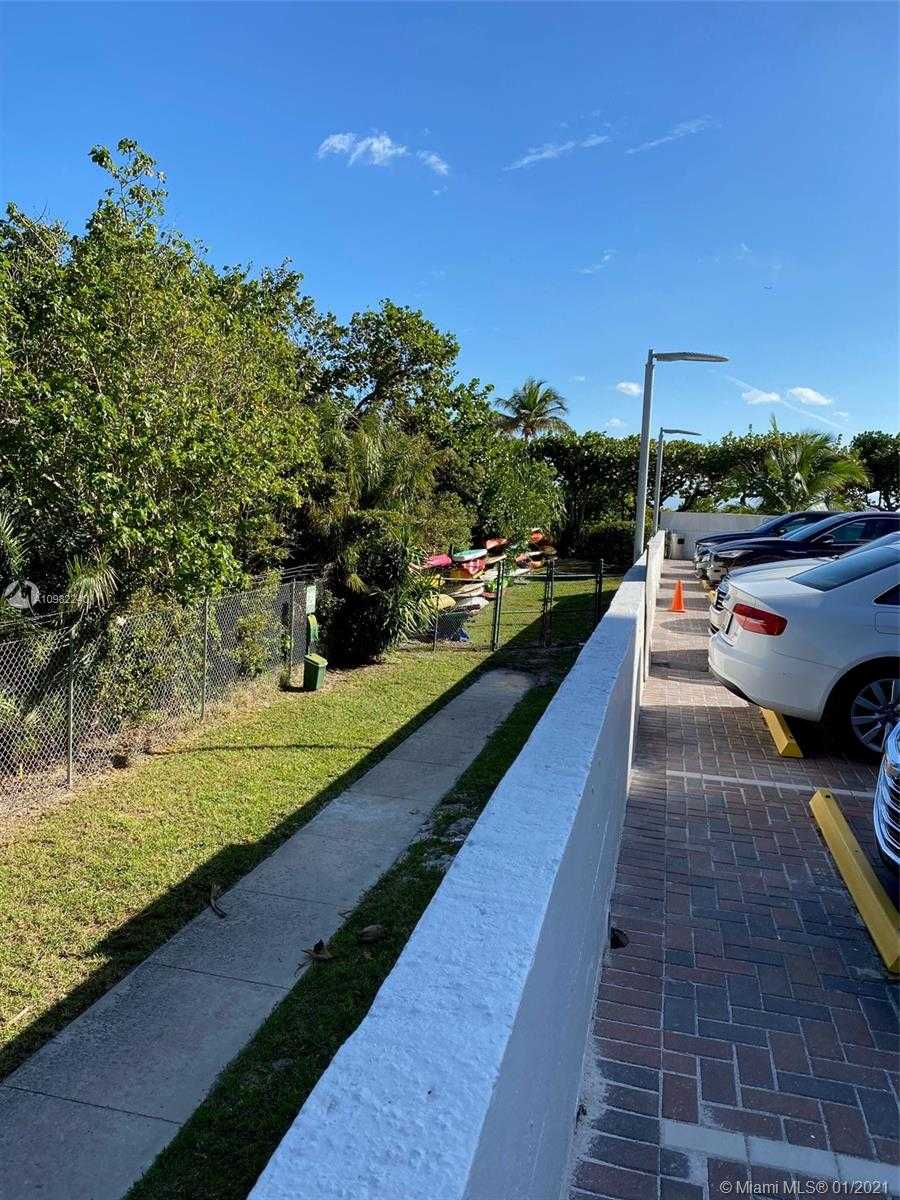 Small Image of 177 OCEAN LANE DR #502, Key Biscayne Number 23