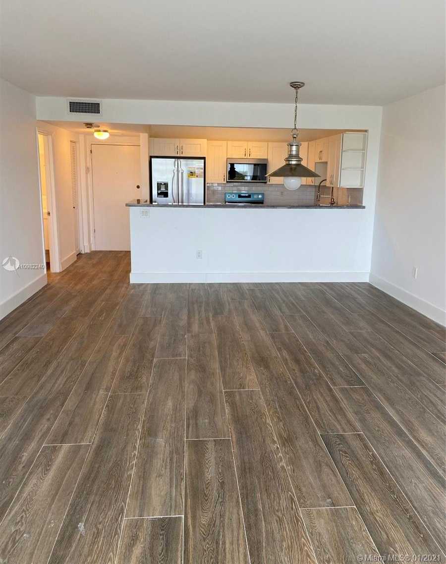 Small Image of 177 OCEAN LANE DR #502, Key Biscayne Number 3