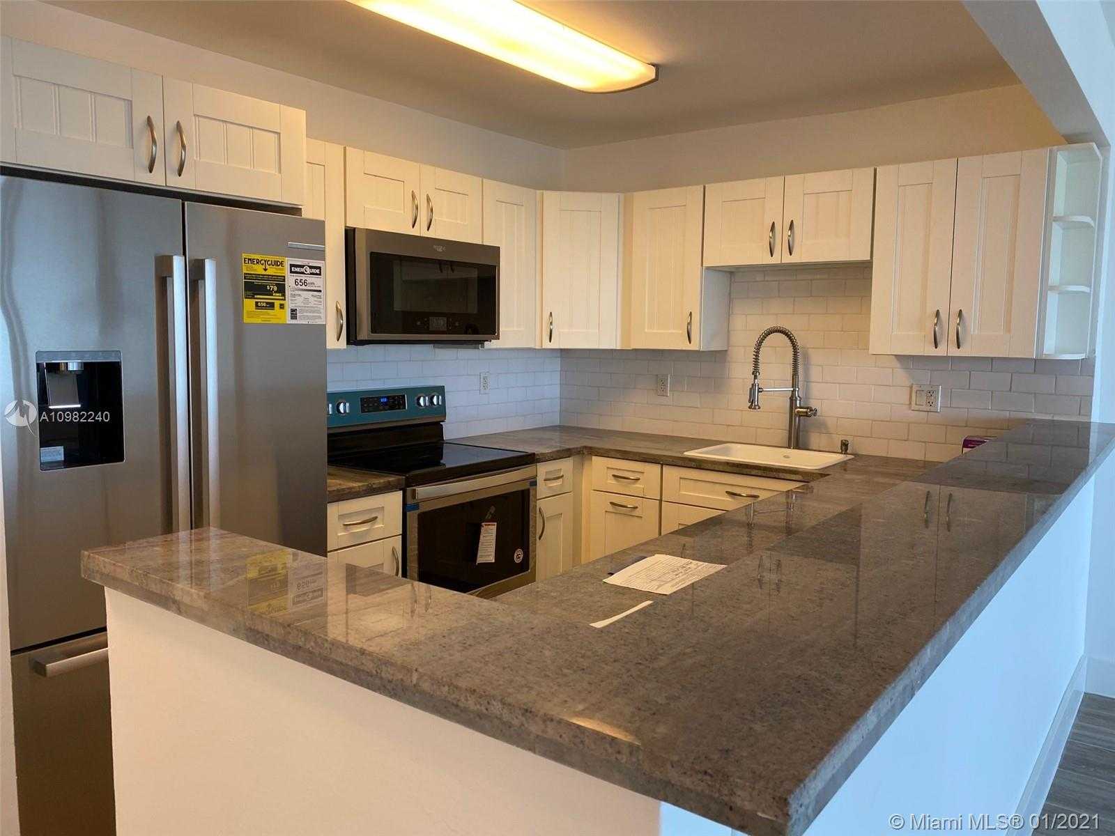 Small Image of 177 OCEAN LANE DR #502, Key Biscayne Number 5