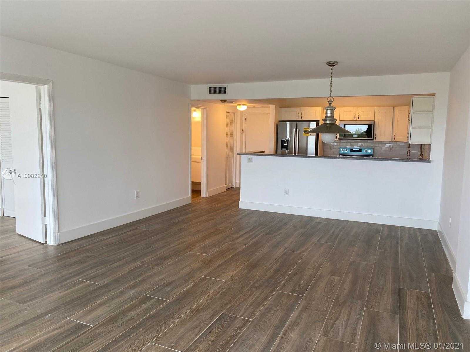 Small Image of 177 OCEAN LANE DR #502, Key Biscayne Number 6