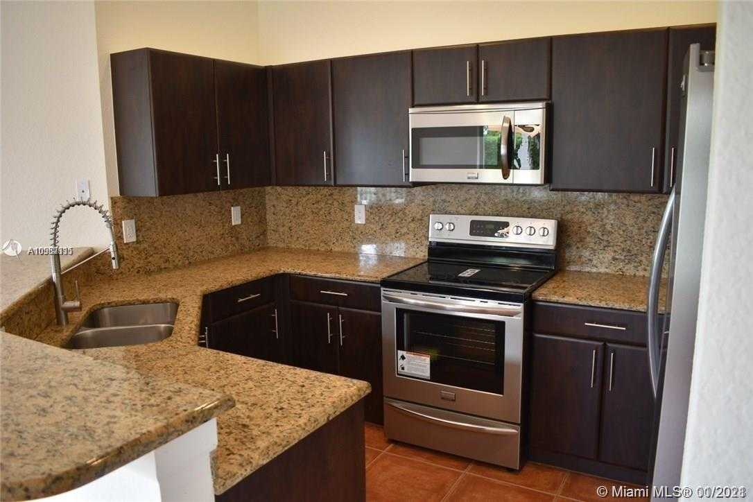 Small Image of 818 GOLDEN CANE DR, Weston Number 2