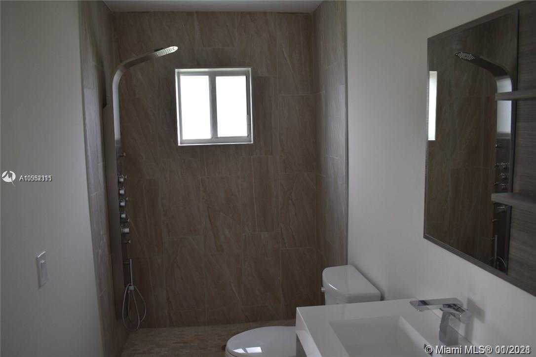 Small Image of 818 GOLDEN CANE DR, Weston Number 6