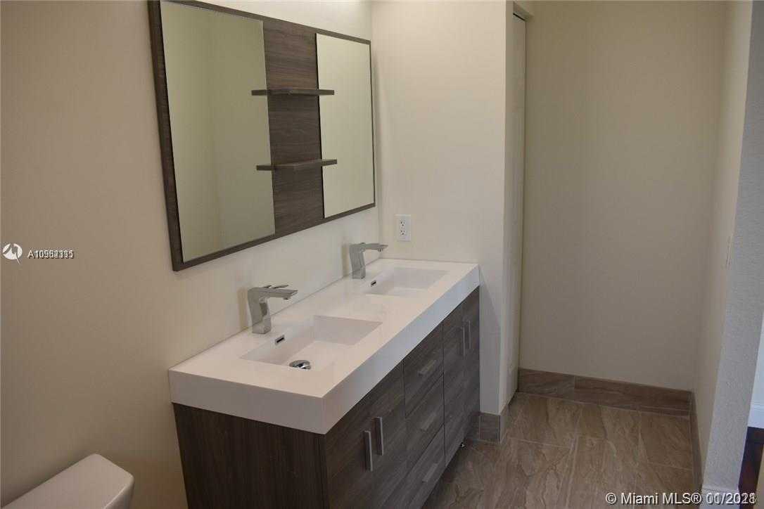 Small Image of 818 GOLDEN CANE DR, Weston Number 7