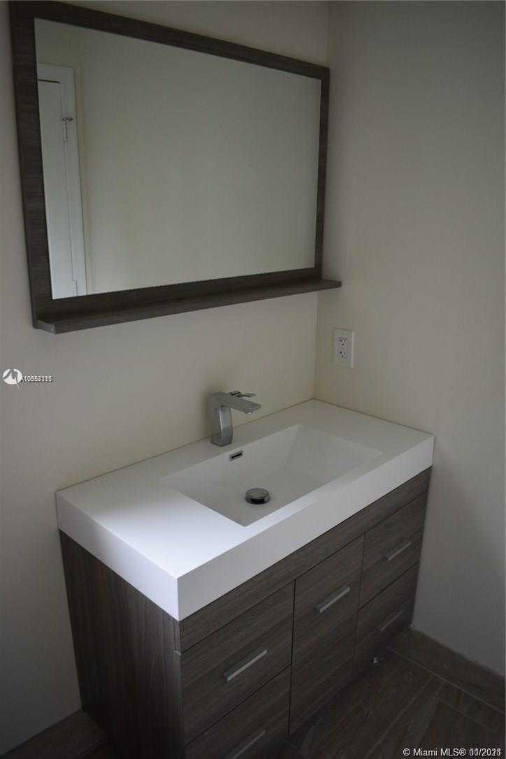 Small Image of 818 GOLDEN CANE DR, Weston Number 8