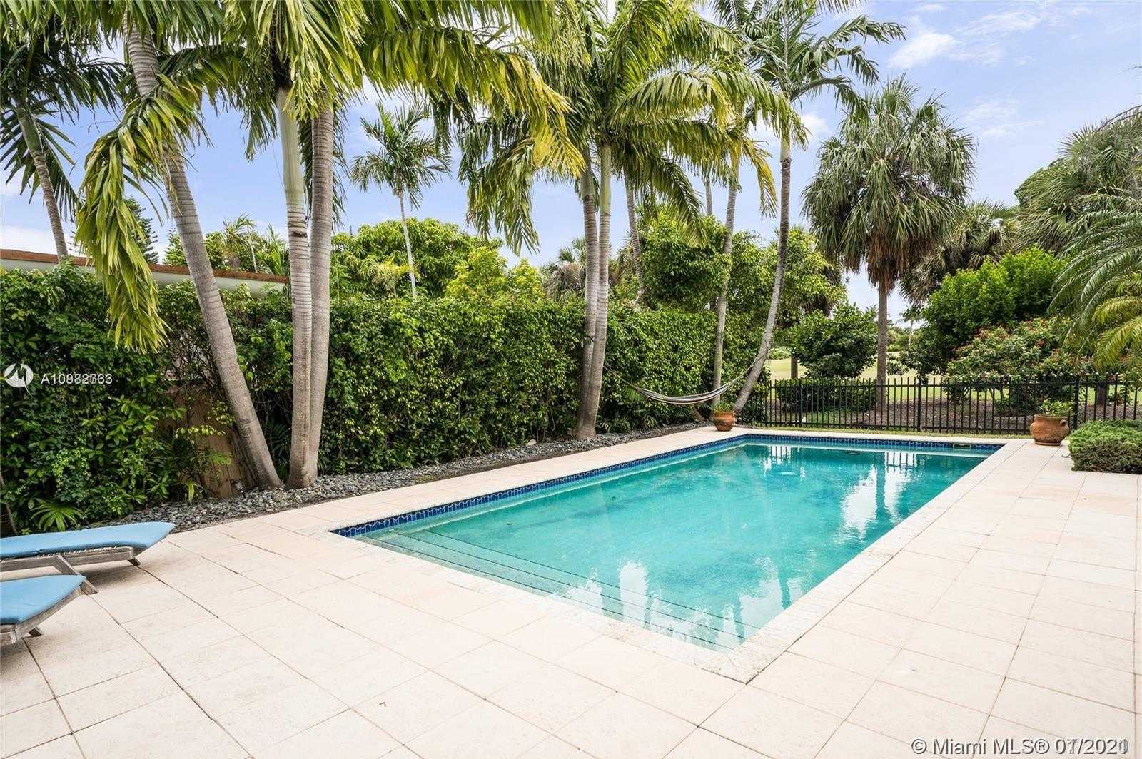Small Image of 5456 LA GORCE DR, Miami Beach Number 2