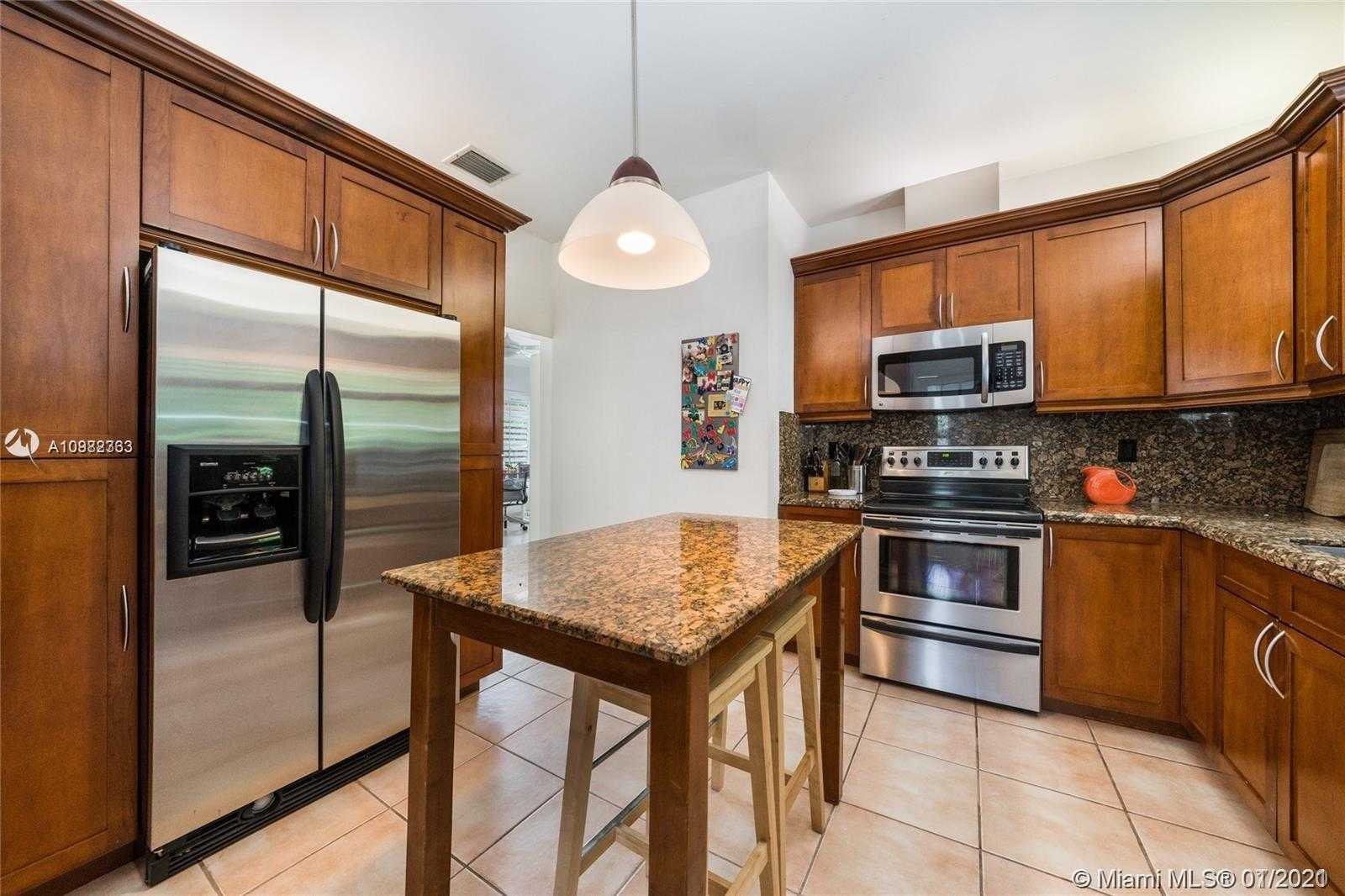 Small Image of 5456 LA GORCE DR, Miami Beach Number 7