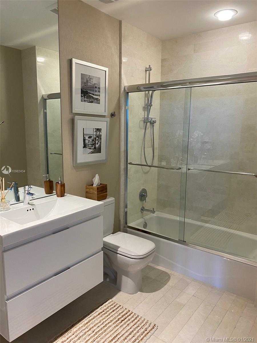 Small Image of 17301 BISCAYNE BLVD #PH6, North Miami Beach Number 20