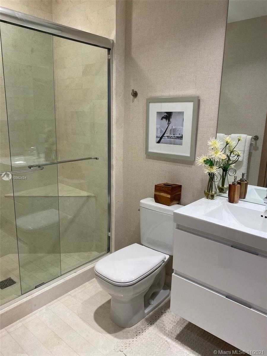 Small Image of 17301 BISCAYNE BLVD #PH6, North Miami Beach Number 21