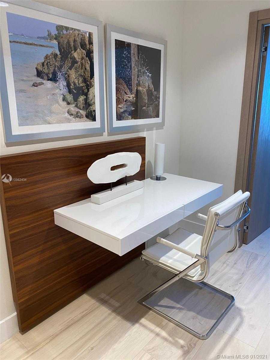 Small Image of 17301 BISCAYNE BLVD #PH6, North Miami Beach Number 25