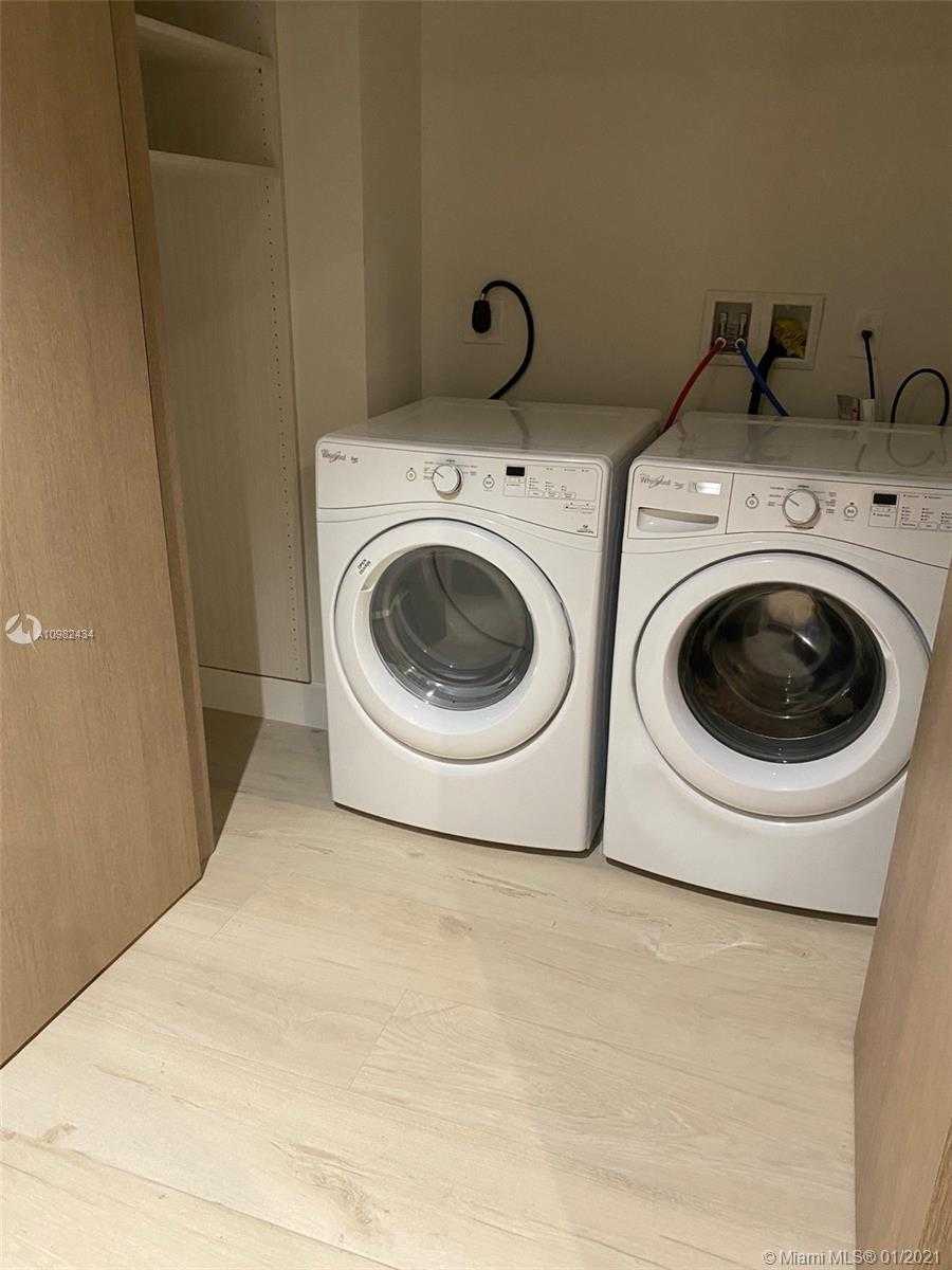 Small Image of 17301 BISCAYNE BLVD #PH6, North Miami Beach Number 28
