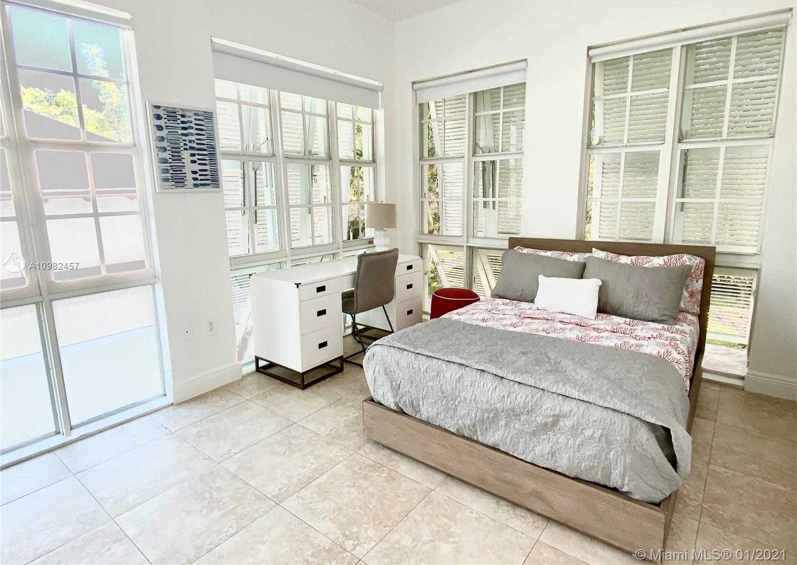 Small Image of 350 WOODCREST RD, Key Biscayne Number 10