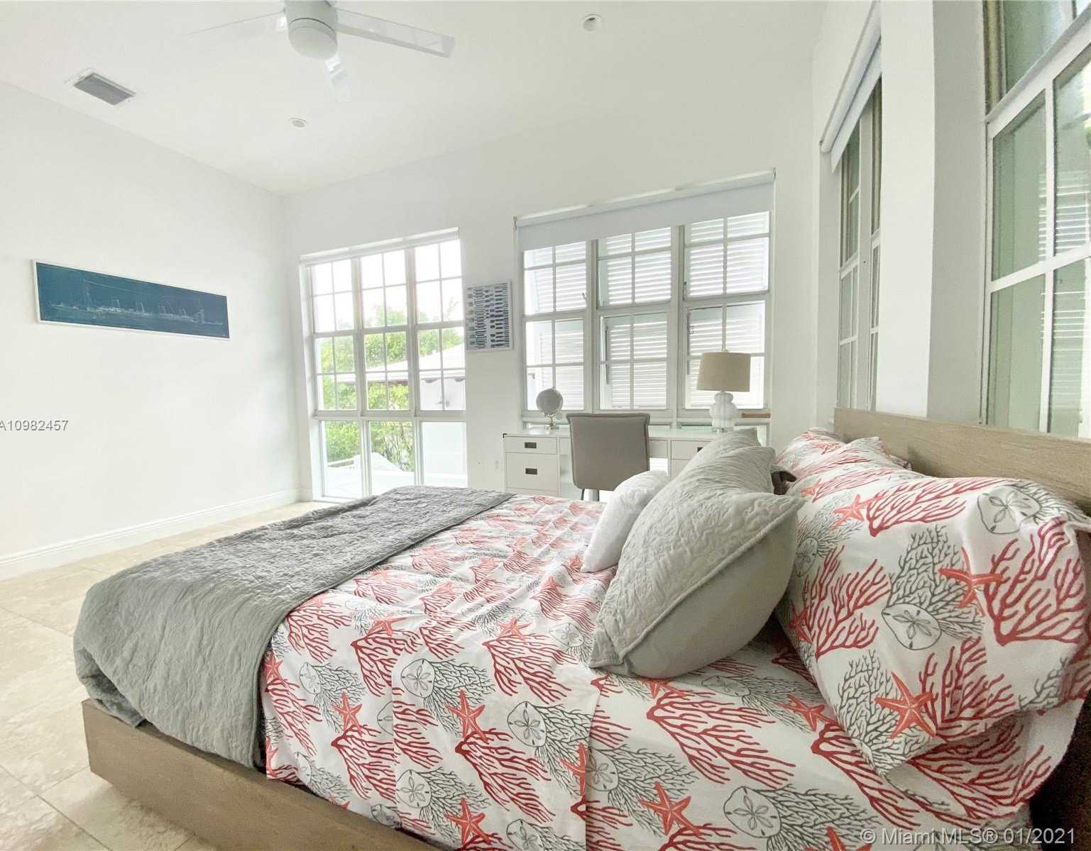 Small Image of 350 WOODCREST RD, Key Biscayne Number 11