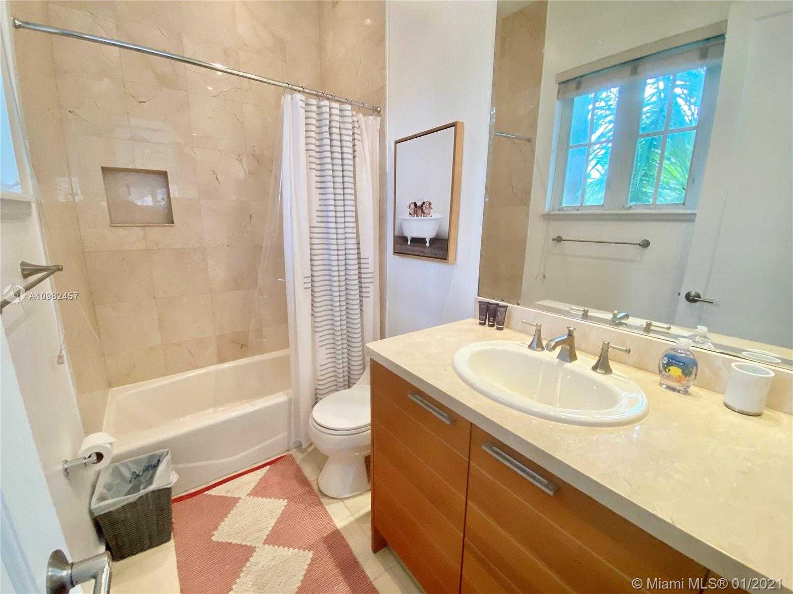 Small Image of 350 WOODCREST RD, Key Biscayne Number 12