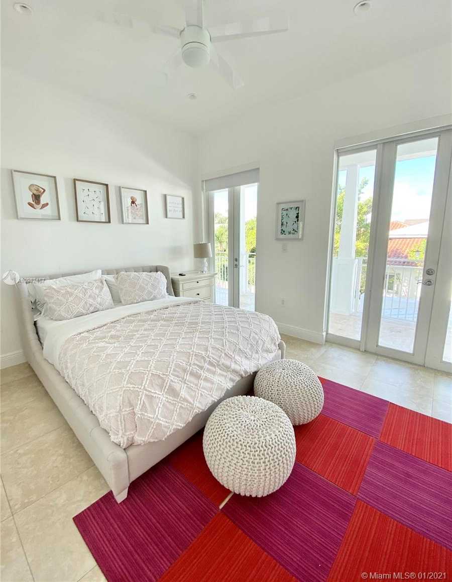 Small Image of 350 WOODCREST RD, Key Biscayne Number 13