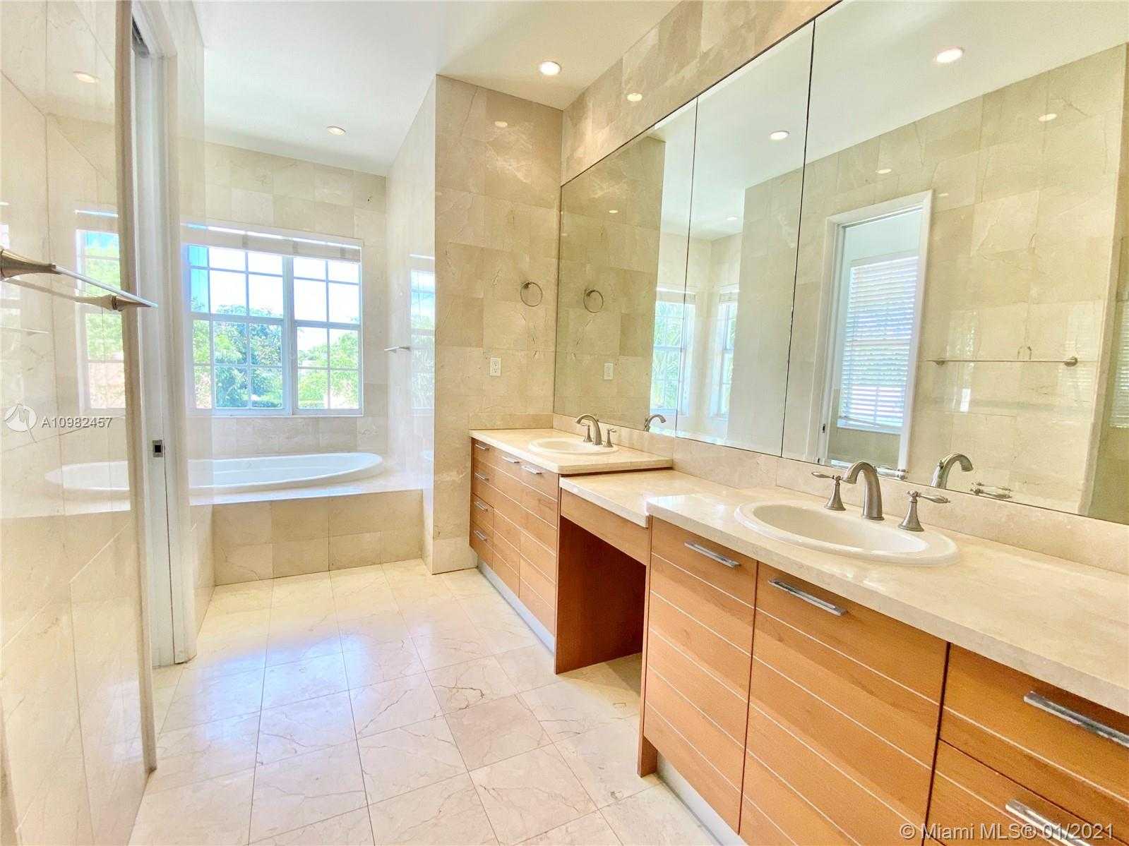 Small Image of 350 WOODCREST RD, Key Biscayne Number 20