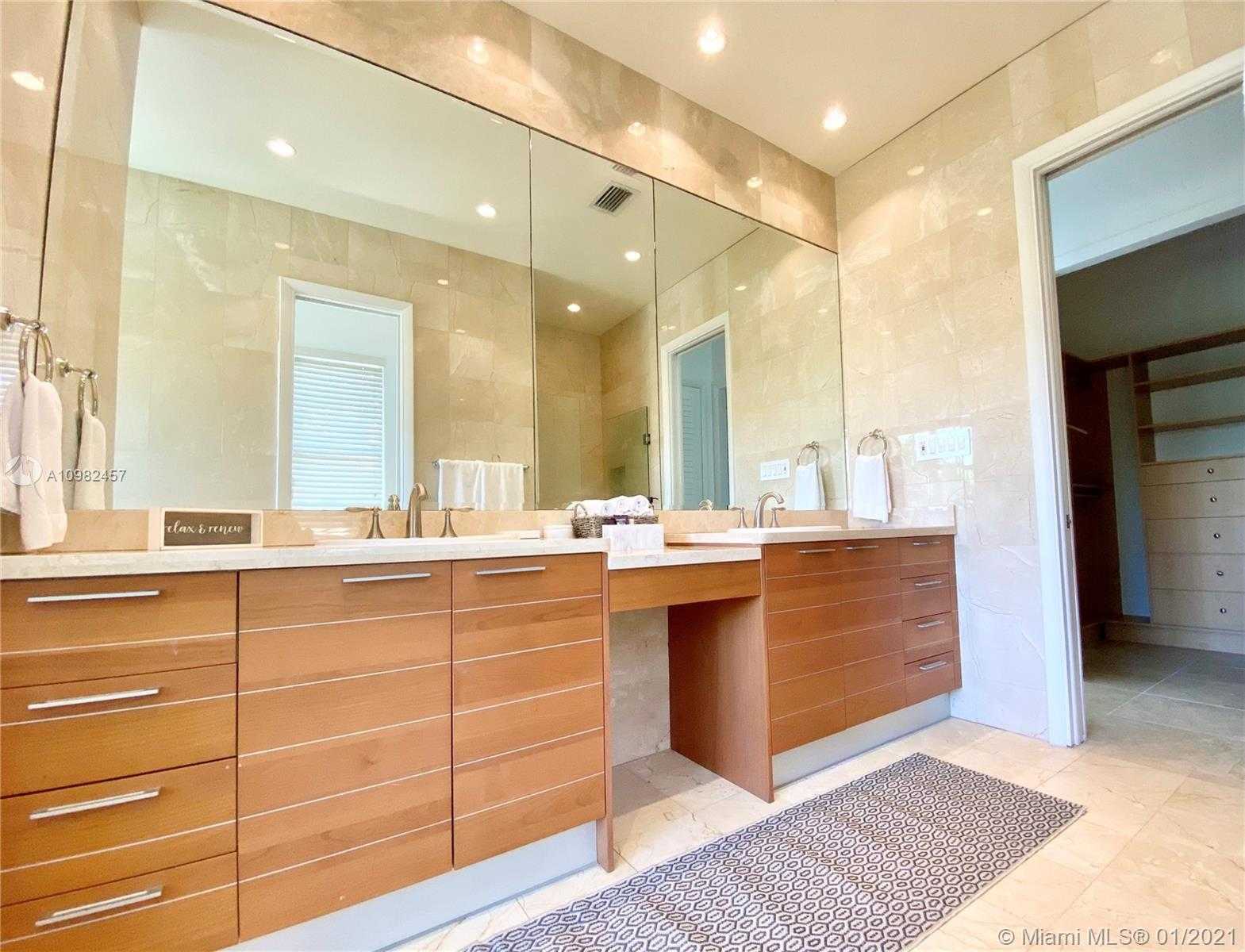 Small Image of 350 WOODCREST RD, Key Biscayne Number 21