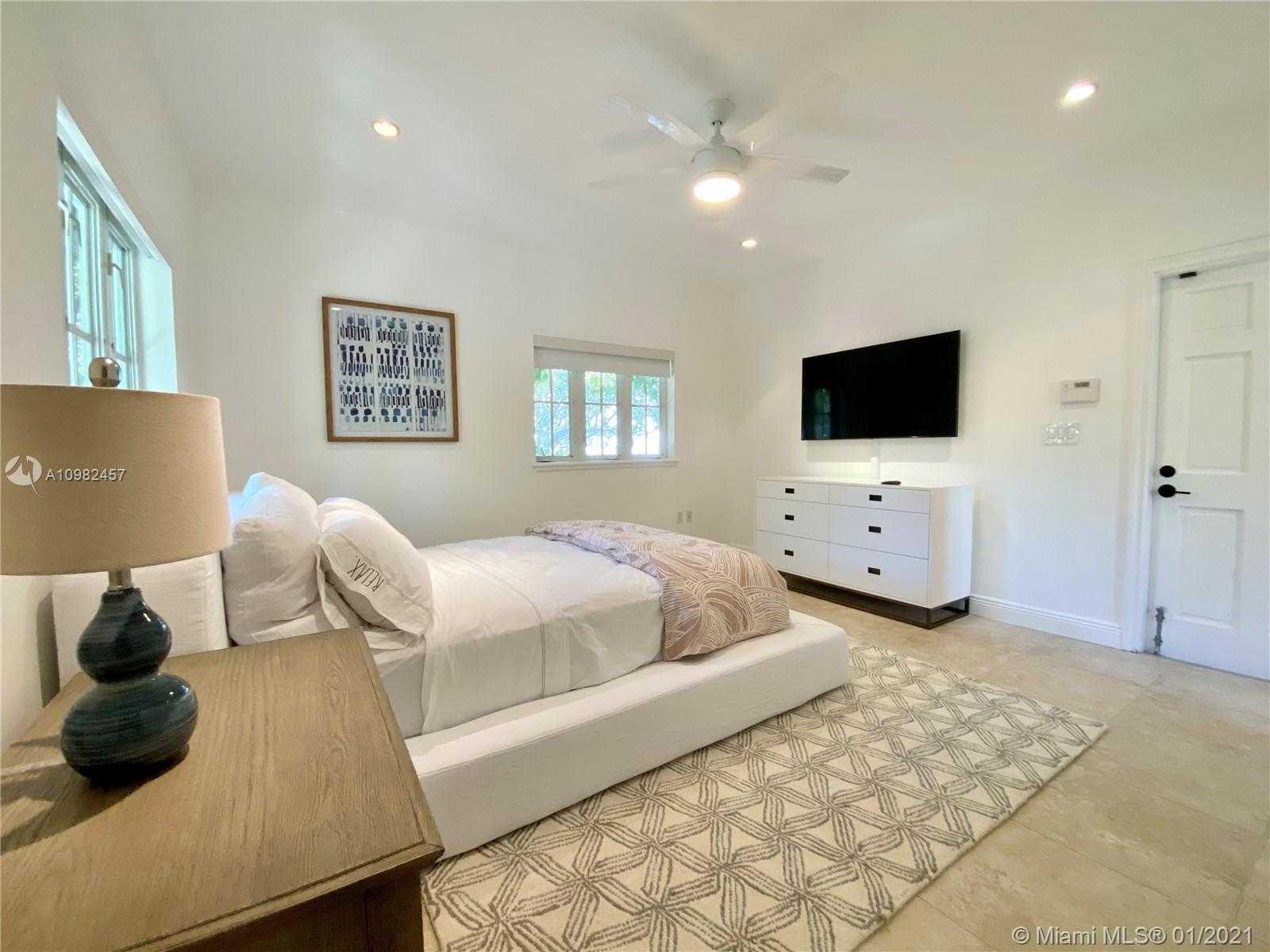 Small Image of 350 WOODCREST RD, Key Biscayne Number 34