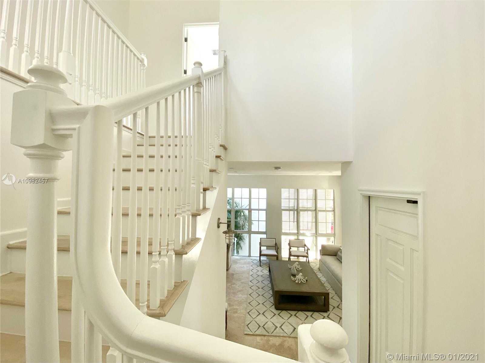 Small Image of 350 WOODCREST RD, Key Biscayne Number 4