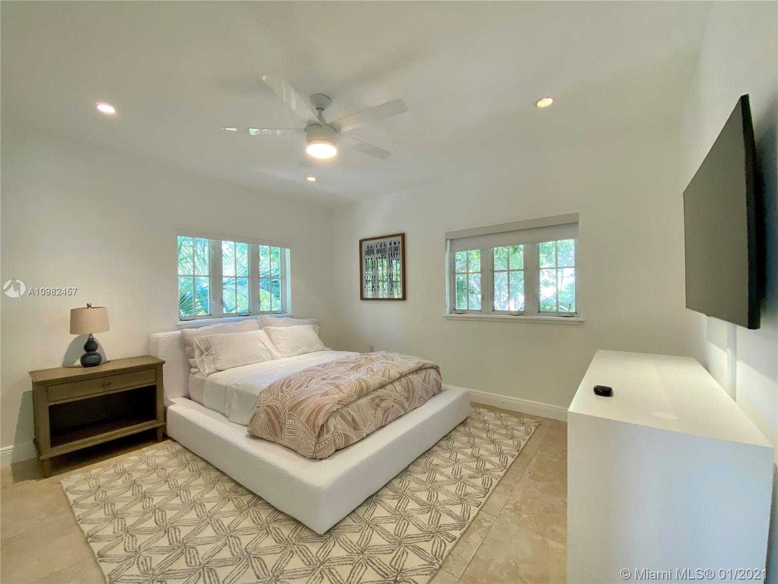 Small Image of 350 WOODCREST RD, Key Biscayne Number 42