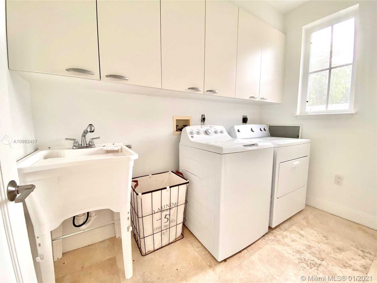 Small Image of 350 WOODCREST RD, Key Biscayne Number 43