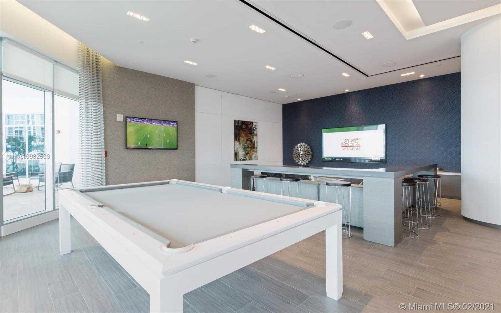 Small Image of 17111 BISCAYNE BLVD #LPH2, North Miami Beach Number 13