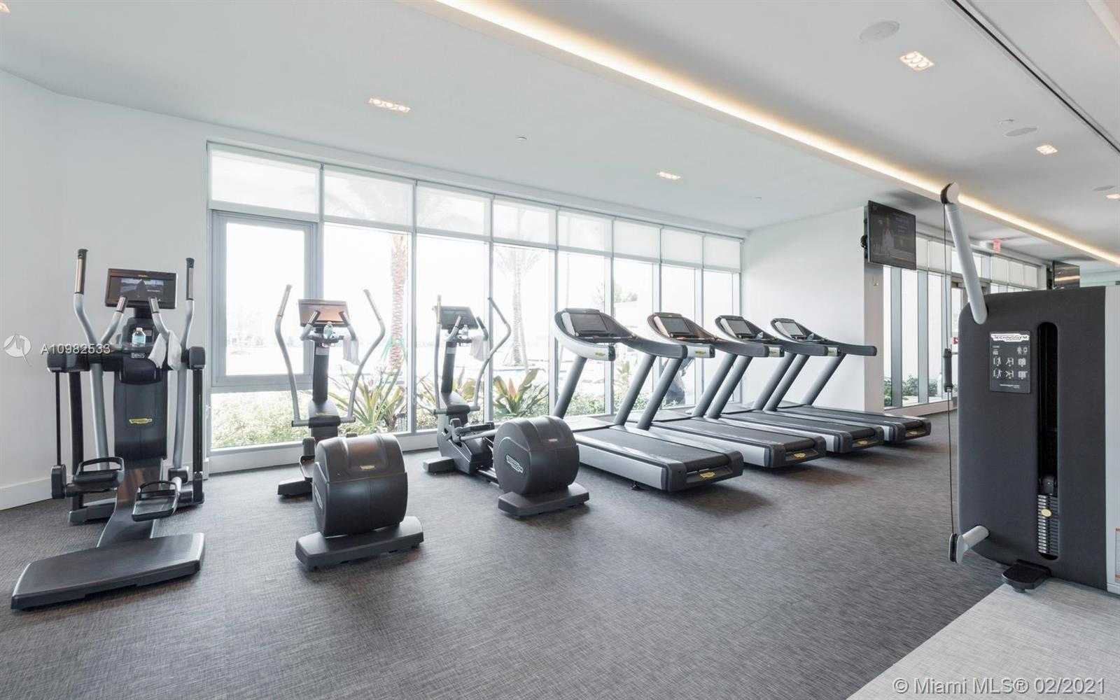 Small Image of 17111 BISCAYNE BLVD #LPH2, North Miami Beach Number 16
