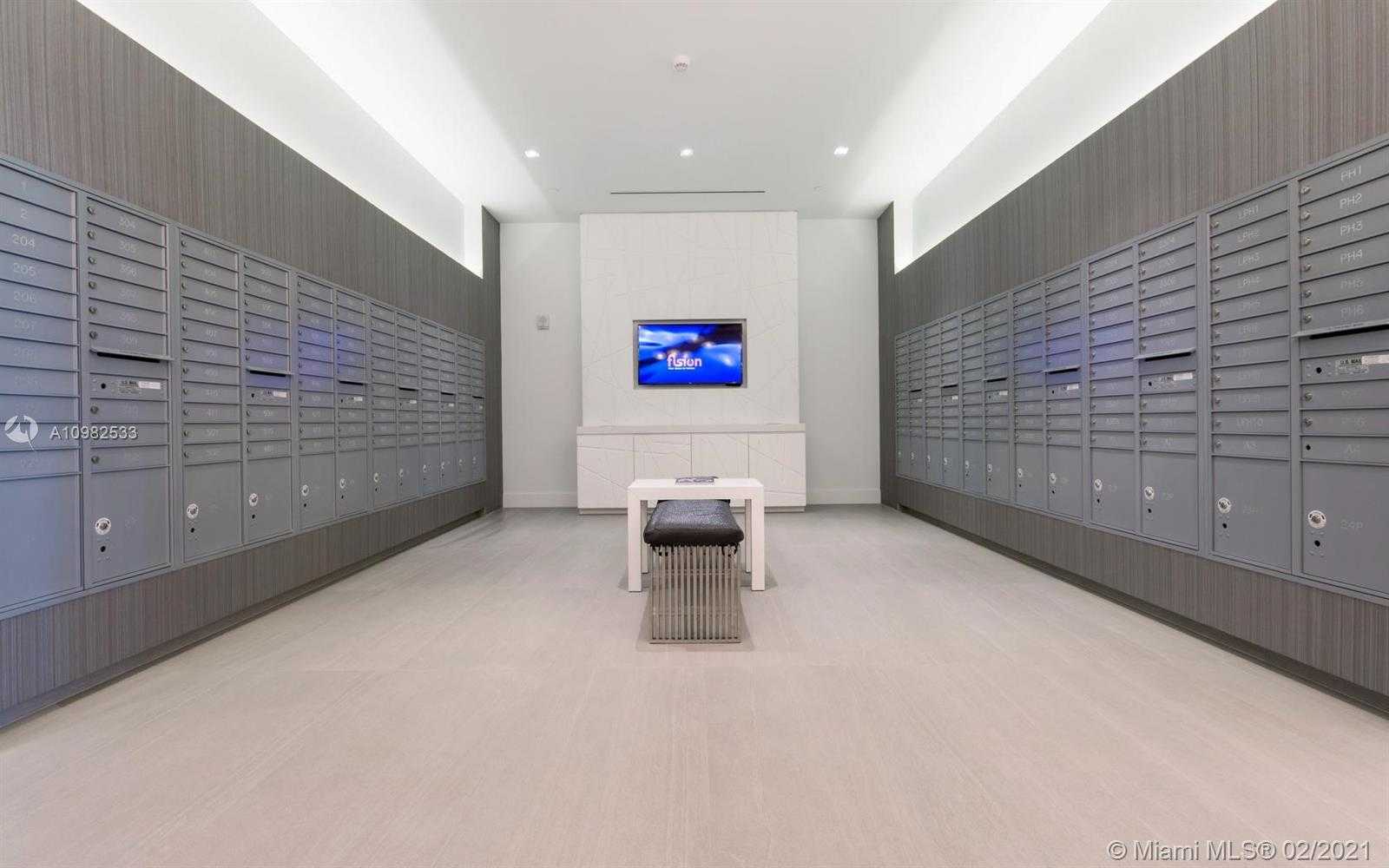 Small Image of 17111 BISCAYNE BLVD #LPH2, North Miami Beach Number 18