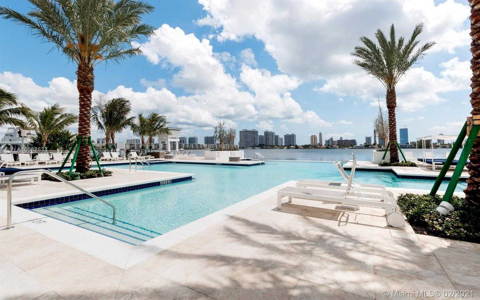 Small Image of 17111 BISCAYNE BLVD #LPH2, North Miami Beach Number 24