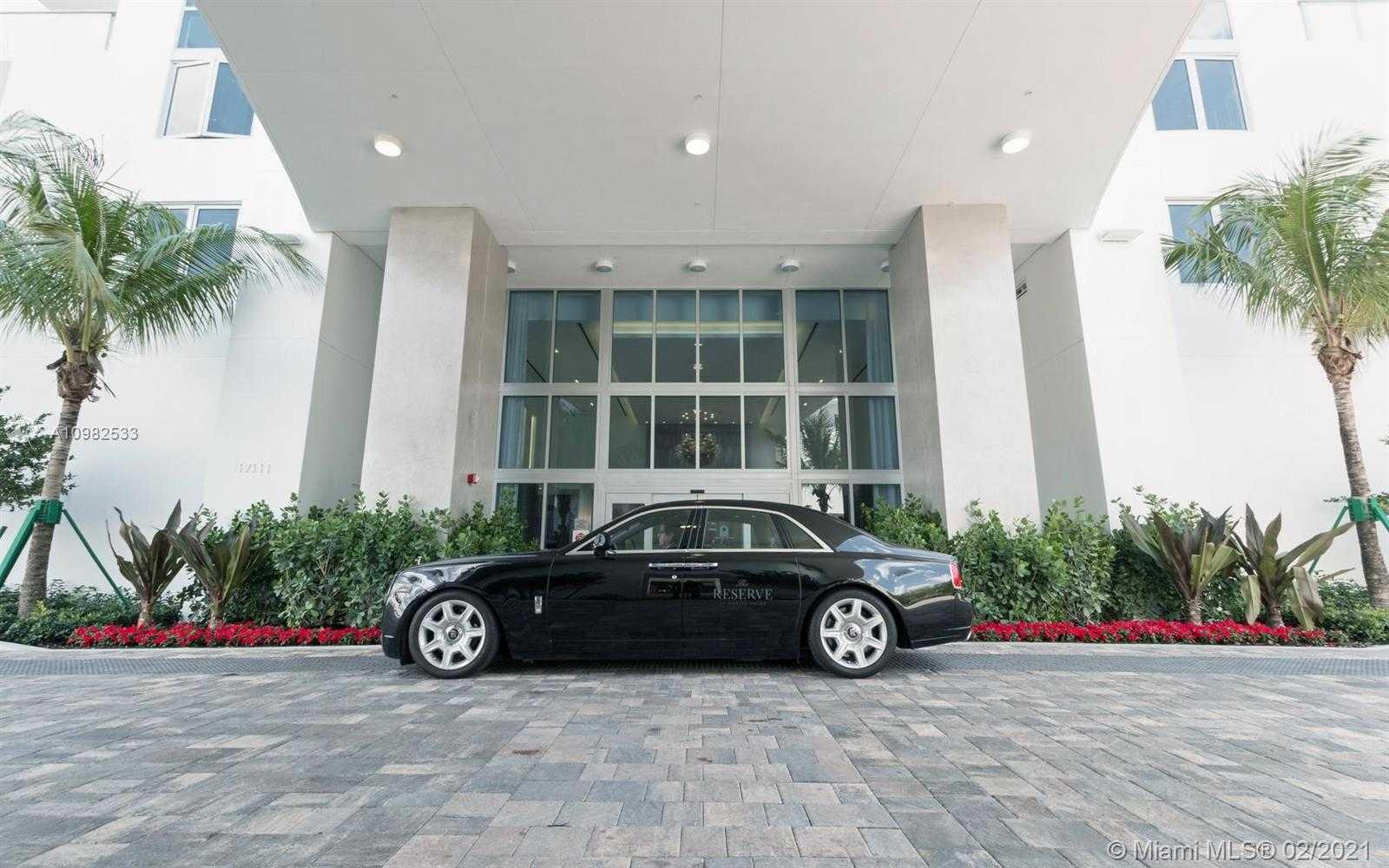 Small Image of 17111 BISCAYNE BLVD #LPH2, North Miami Beach Number 25