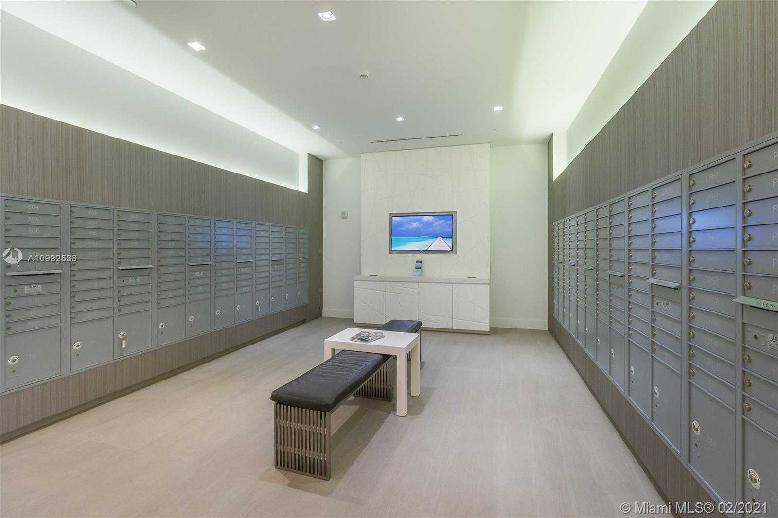 Small Image of 17111 BISCAYNE BLVD #LPH2, North Miami Beach Number 32
