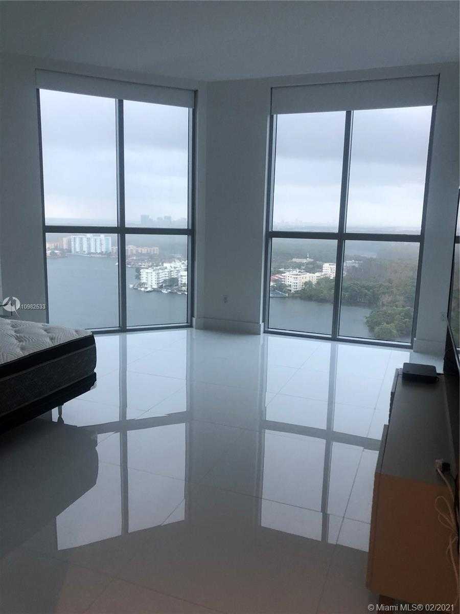 Small Image of 17111 BISCAYNE BLVD #LPH2, North Miami Beach Number 5