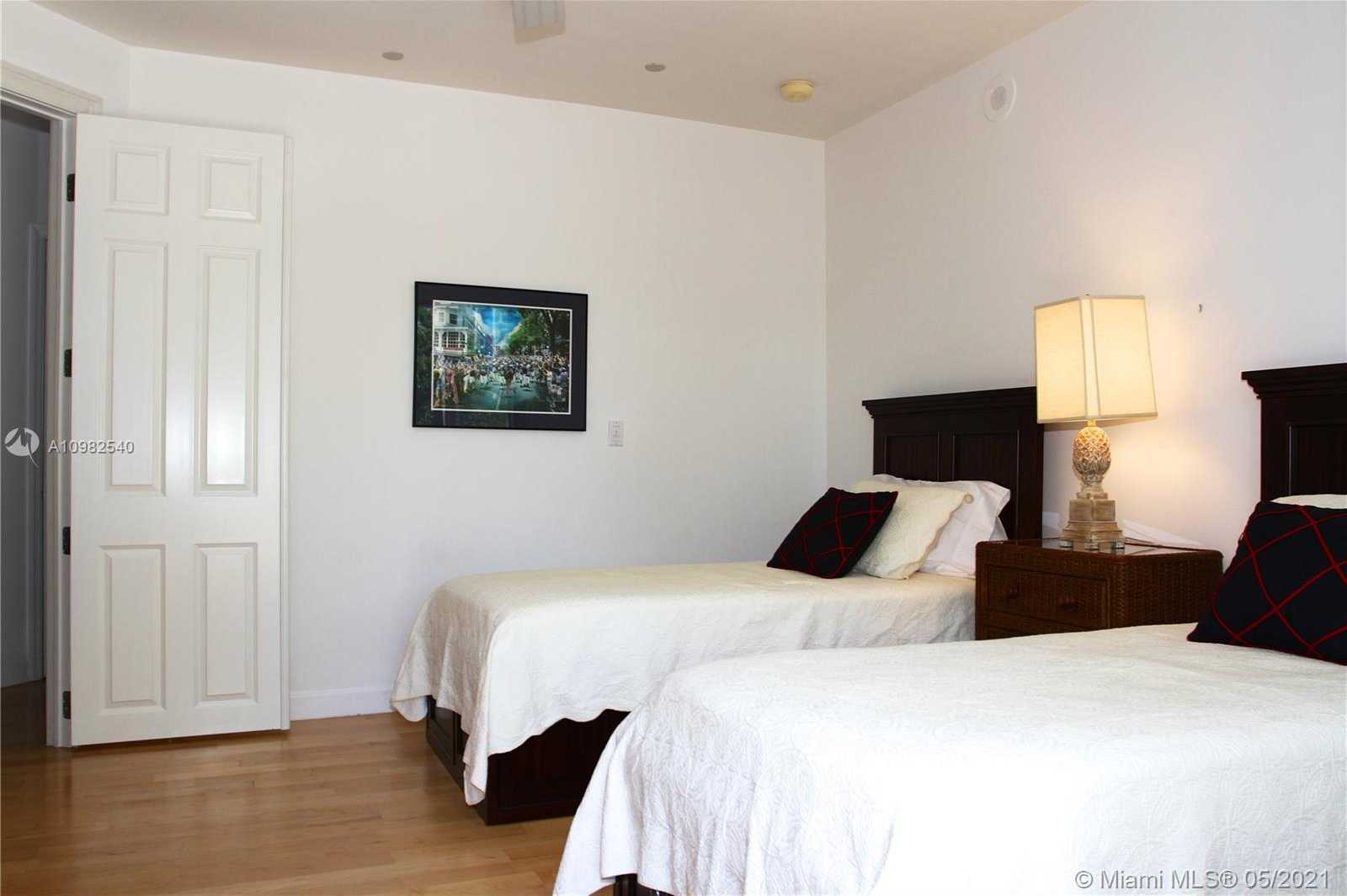 Small Image of 789 CRANDON BLVD #101, Key Biscayne Number 7