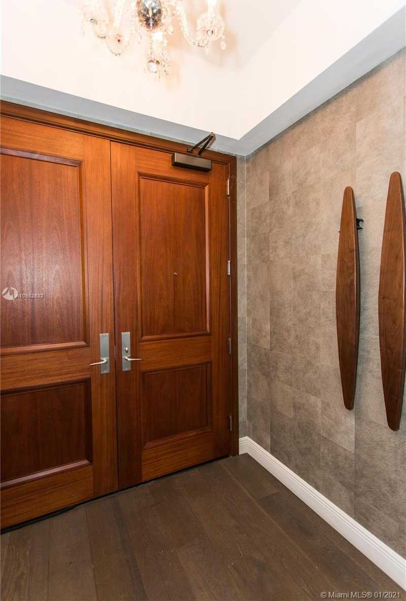 Small Image of 1425 BRICKELL AVE #50C, Miami Number 2